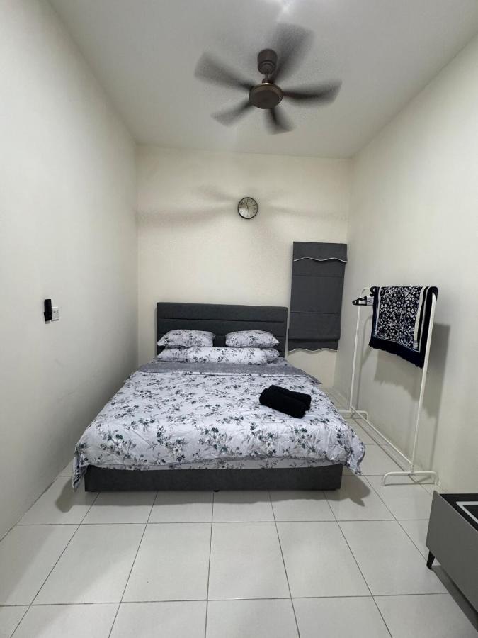 QR Kita Mekar Homestay Cybersouth - B&B Kampung Dengkil