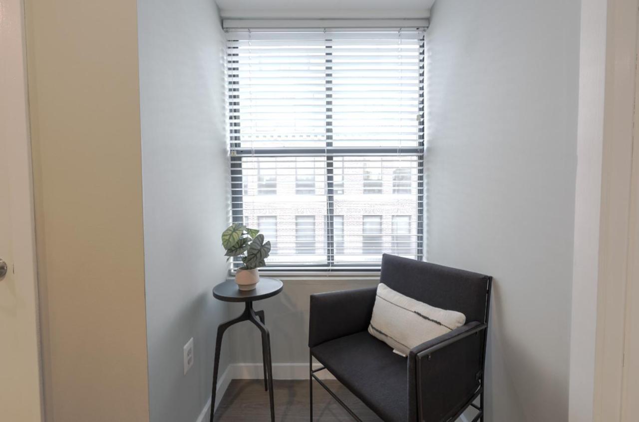 New and Lovely 1br in FIDI District with Keyless Entry - Bed and Breakfast Boston