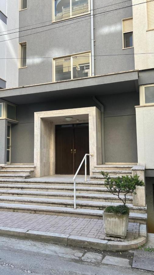 Mani Apartment 2 - Ferienwohnung Durrës