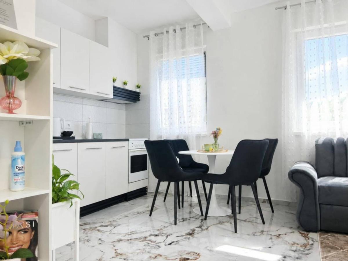 J S Apartman - B&B Brčko