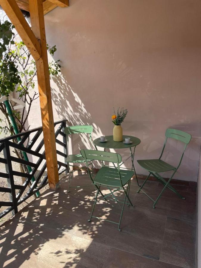 Home Alone Apartment - B&B Novi Sad
