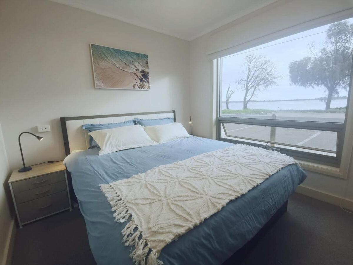 Metung Pearl-Waterfront 1BR Apt for 2 - Chambres d'hôtes Metung