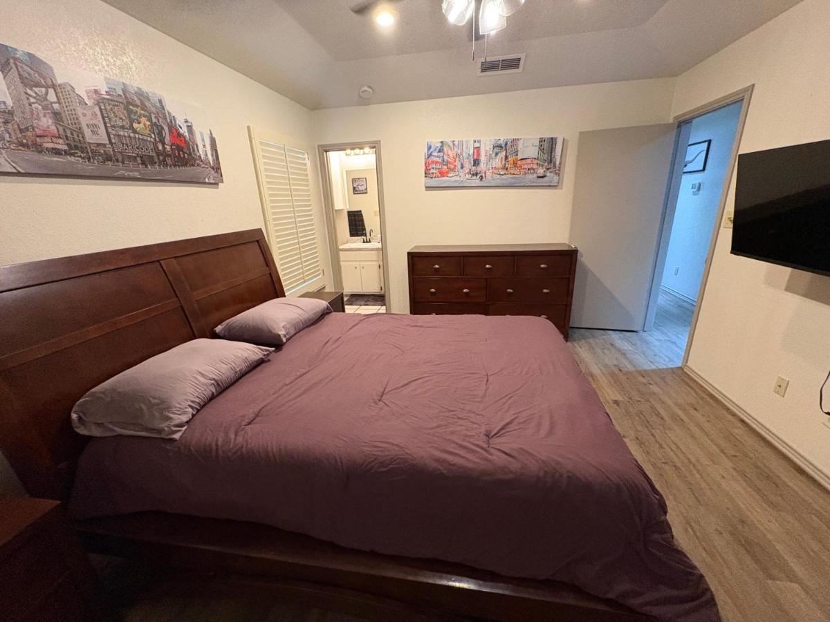 Small cozy home in a culdesac - B&B Lubbock