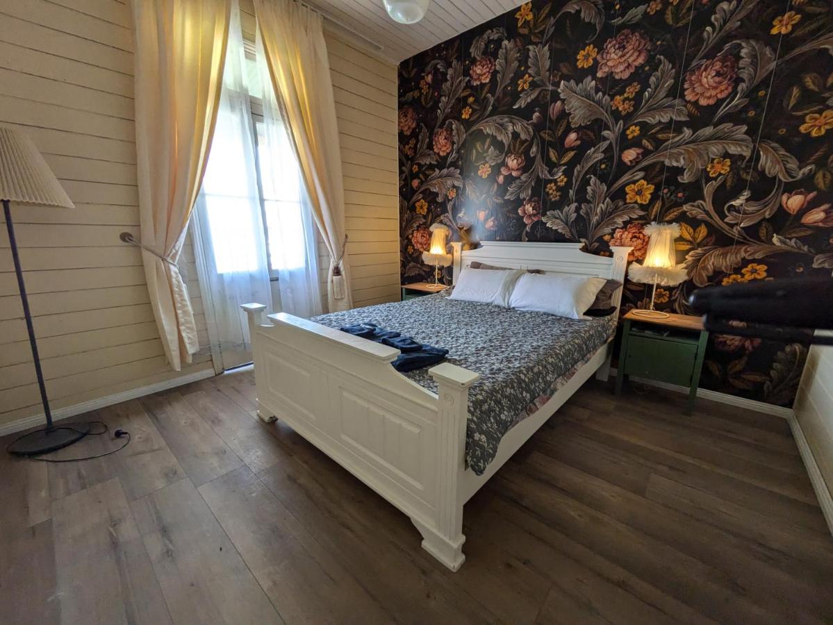 Taree CBD Cottage Unit 2 - B&B Taree