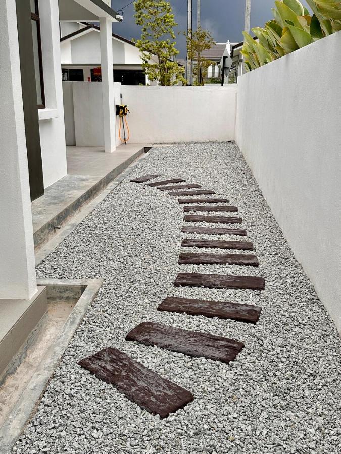 Calmora Aether Homestay in Bdr Baru Sri Klebang Ipoh - Bed and Breakfast Chemor