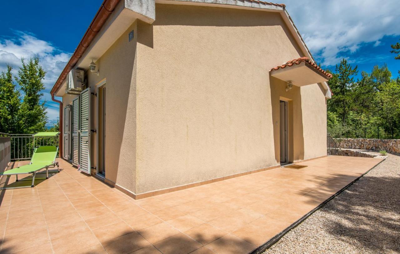 Apartments in Soline - Insel Krk 41809 - Bed and Breakfast Soline