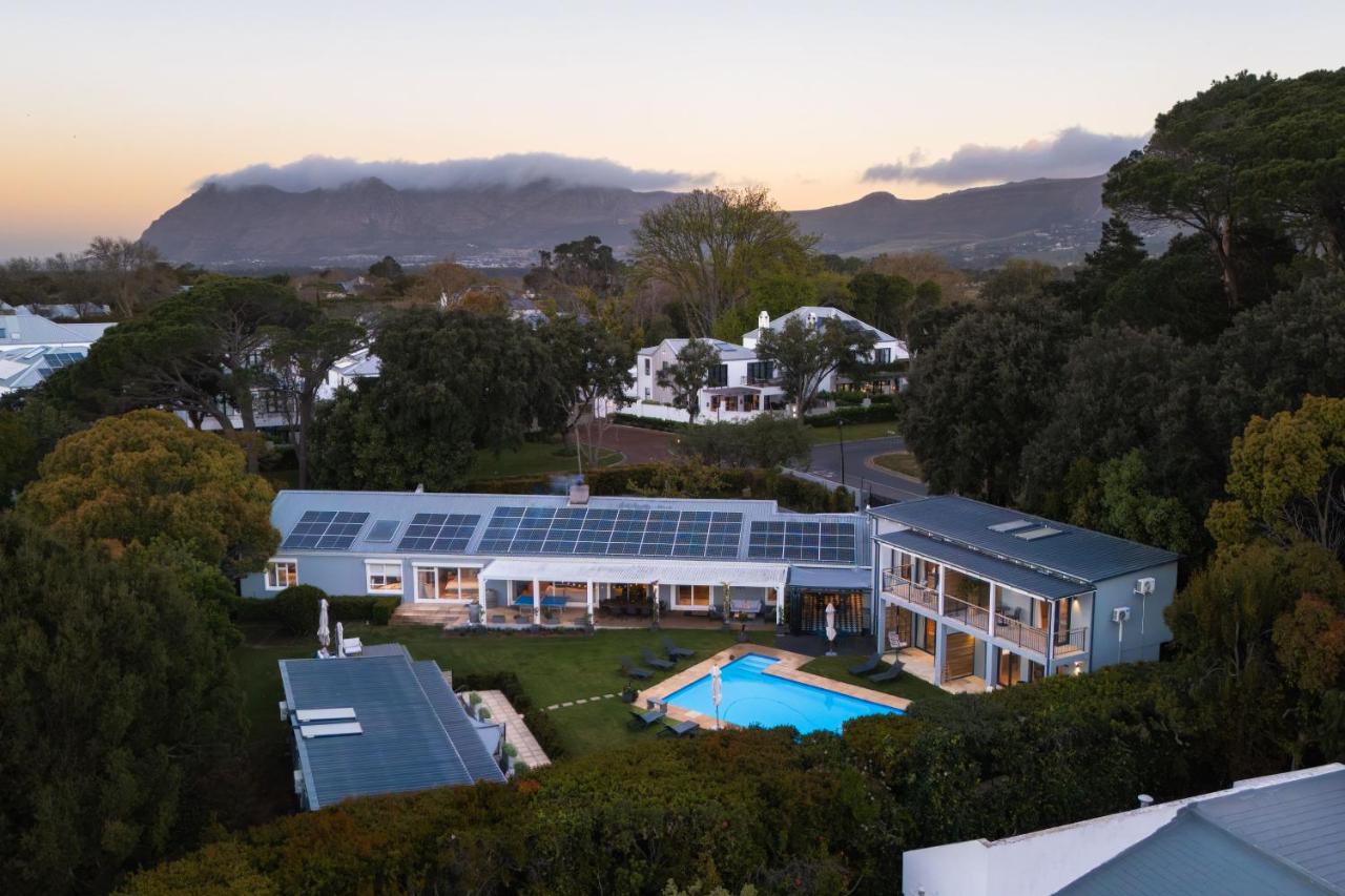 Constantia Winelands Lodge - Bed and Breakfast Constantia