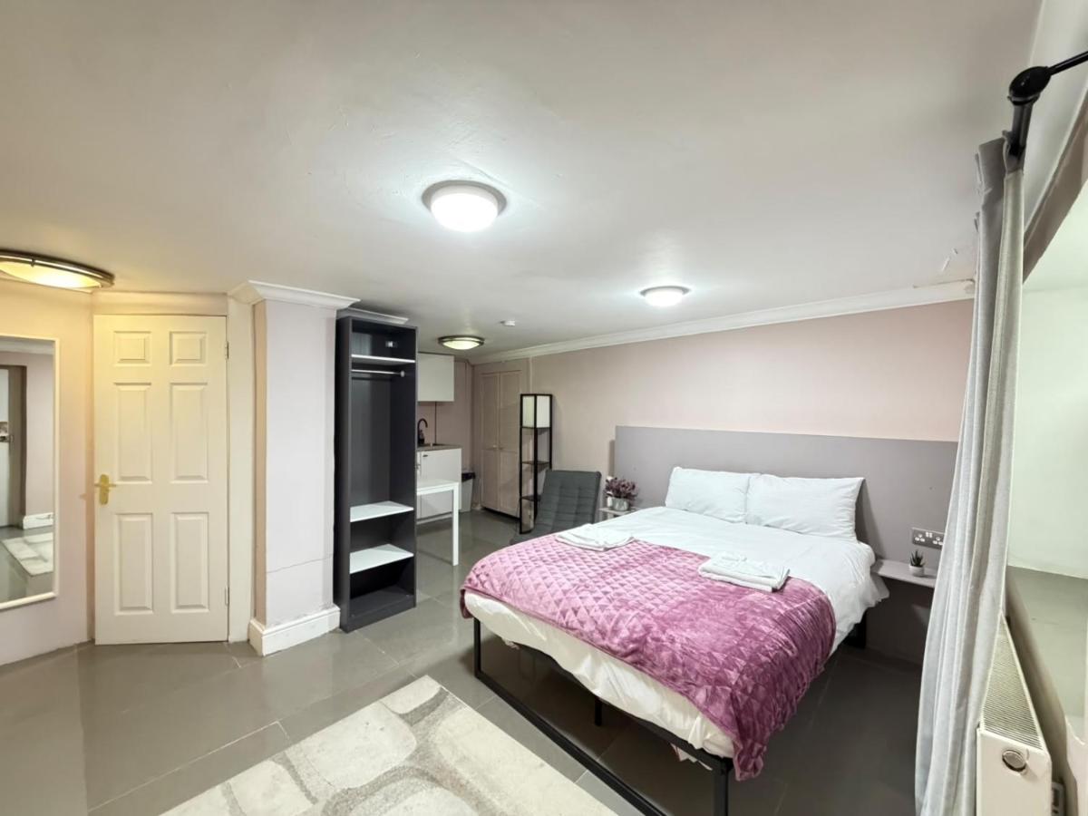 basement studio bell street - B&B London