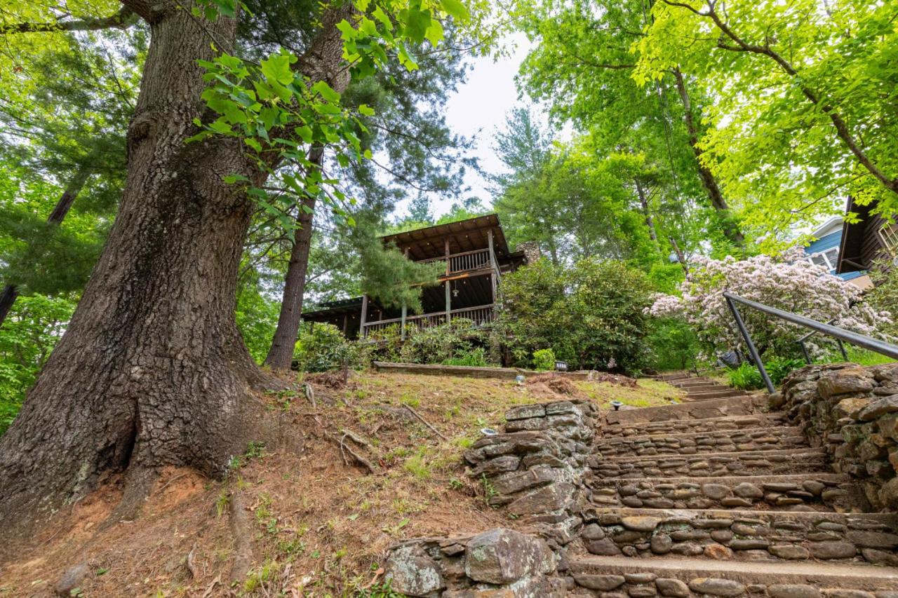 Old Chestnut Cabin at Lake Junaluska - Chambres d'hôtes Waynesville