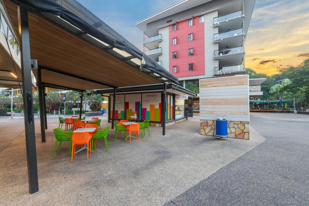 Lagoon Glow - Waterfront Sunsets and Poolside Days - B&B Darwin