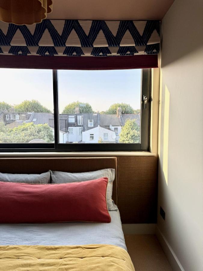 New, bold & beautiful loft apartment - East London - B&B Londres
