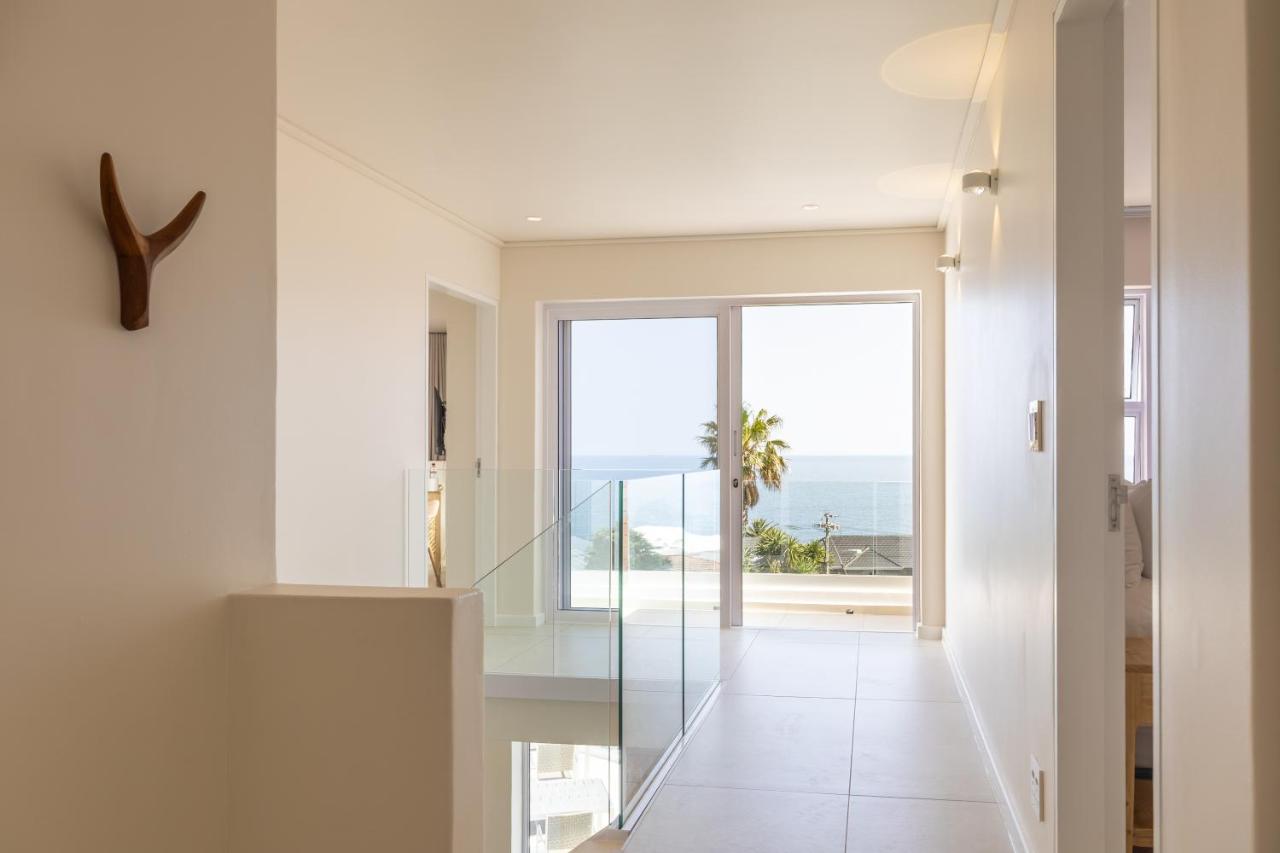 Finchley Guesthouse in Camps Bay - B&B Cape Town