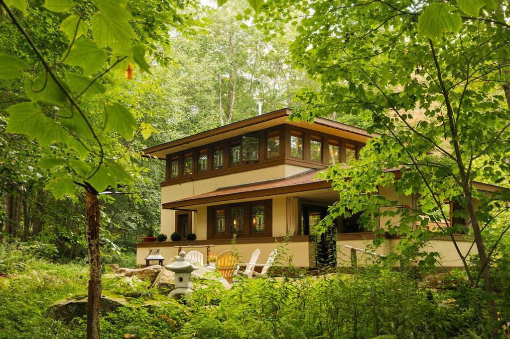 The Frank Lloyd Wright Home @ Deep Creek, MD - B&B Bittinger