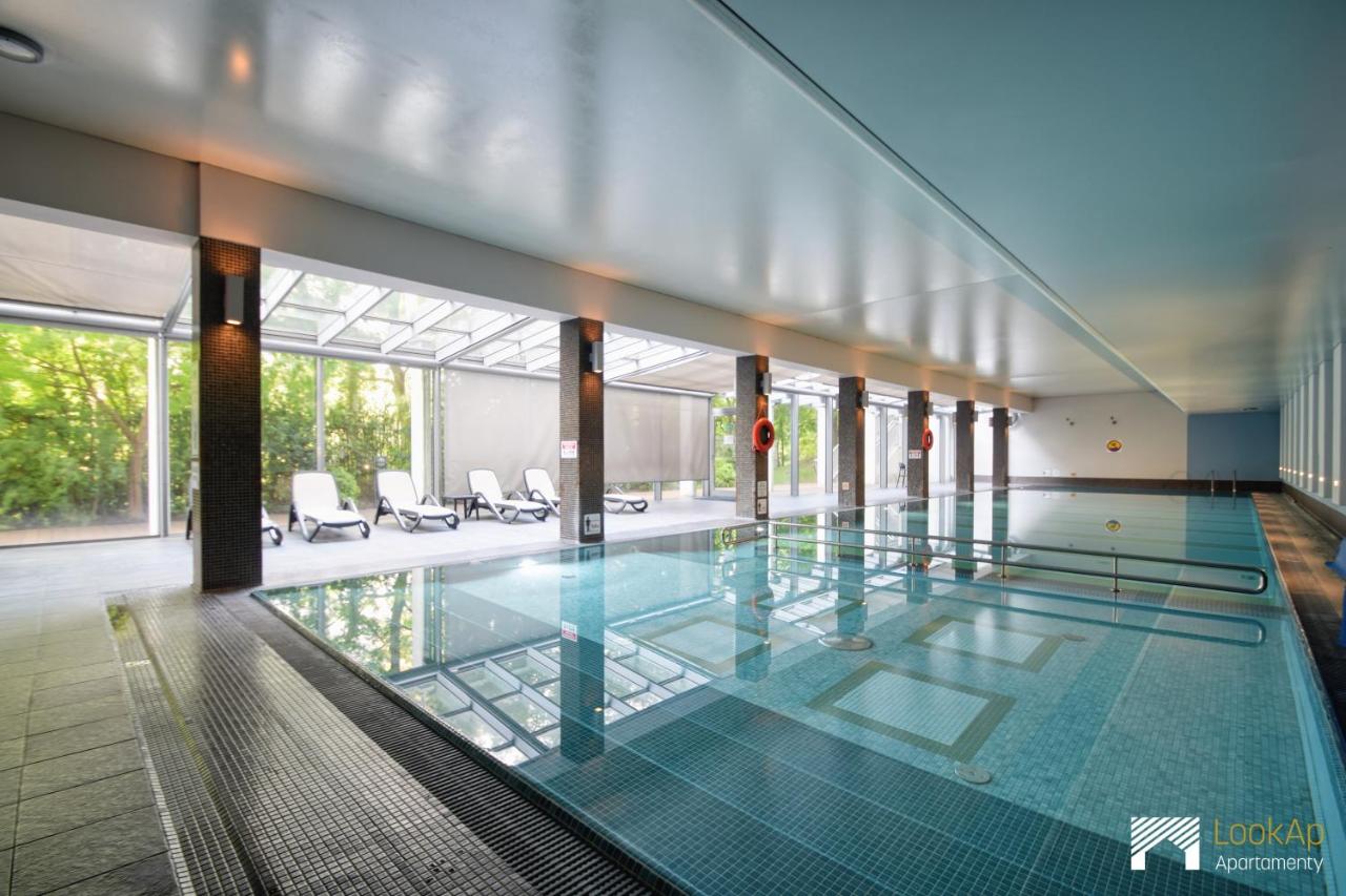 Pelikan Aqua Sky by LookAp - basen, sauna, prywatny parking w garażu! - Chambres d'hôtes Poznan