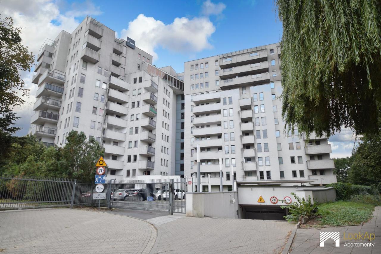 Pelikan Aqua Sky by LookAp - basen, sauna, prywatny parking w garażu! - Chambres d'hôtes Poznan