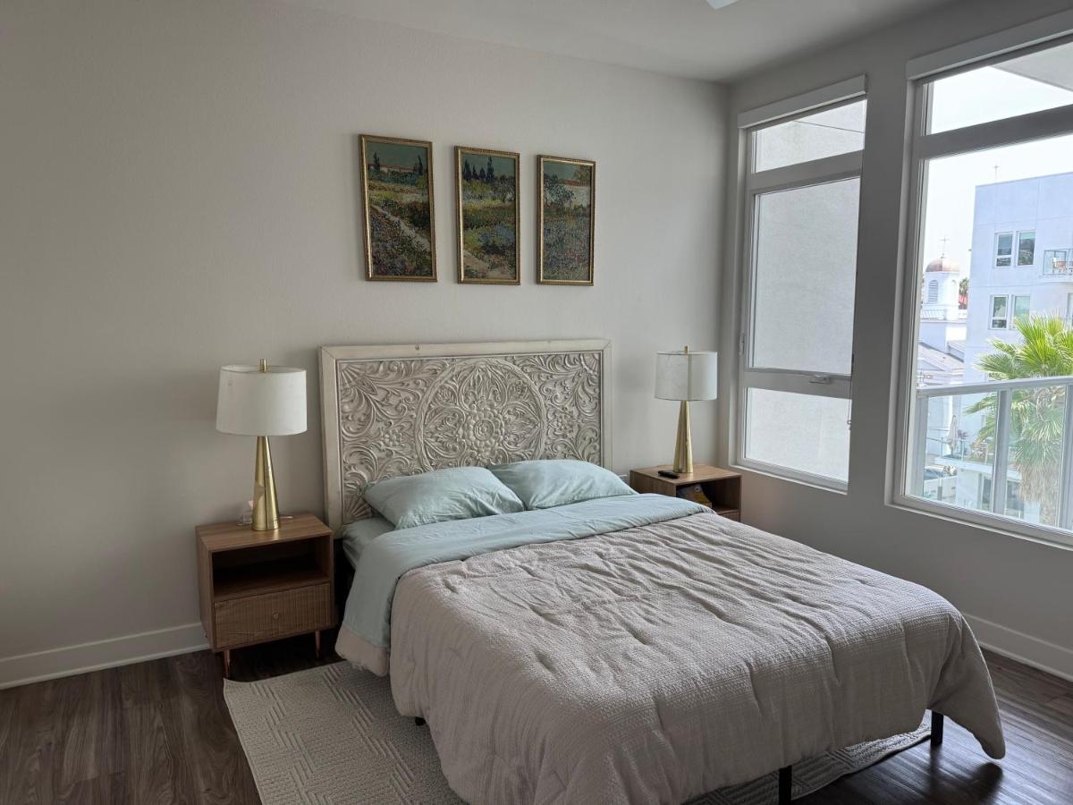 Fantastic 2 bedroom Apt in Hollywood - Chambres d'hôtes Los Angeles