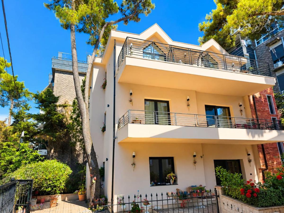 DON Villa House - B&B Golem