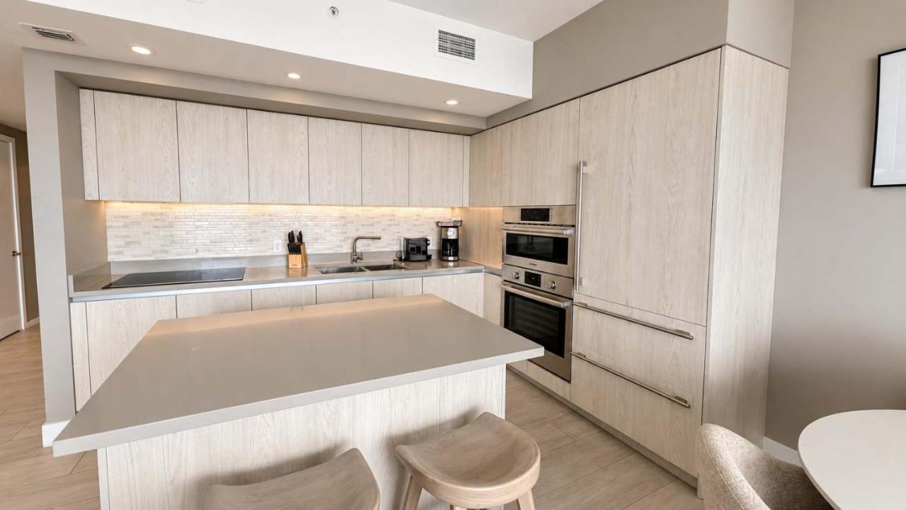 Luxury 3-bedroom with breathtaking view - One free valet parking - B&B Hollywood