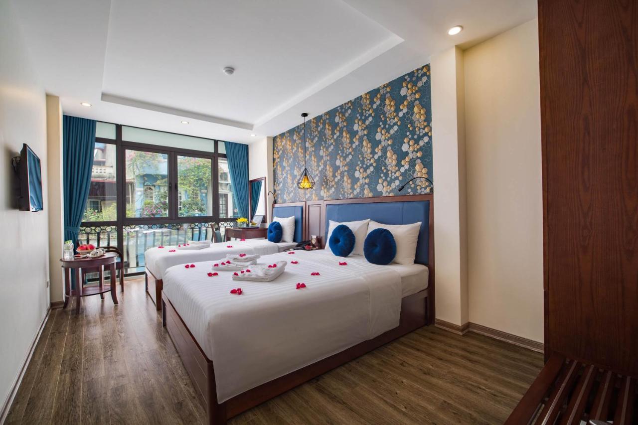 B&B Hanoi - Holiday Emerald Hotel - Bed and Breakfast Hanoi