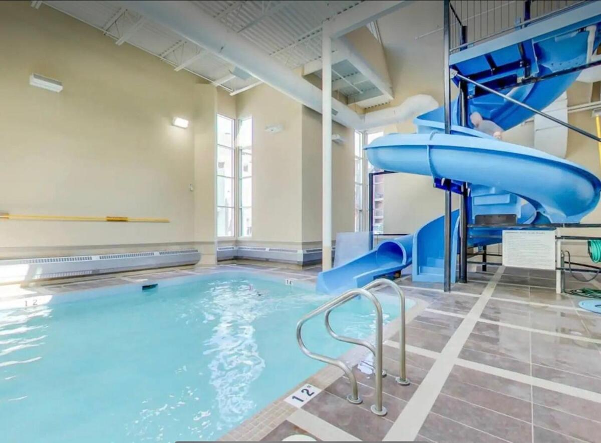 Cozy One Bedroom Condo with Indoor Pool and HotTub - B&B Canmore