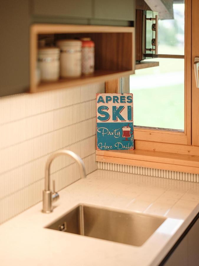 BLUE ALPINE Lodge bis 6 Gäste, Cheminée, 400 m zum Skilift - Ferienwohnung Sedrun