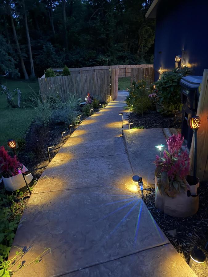 Hidden City Hideaway Resort with Heated Pool Spa - Ferienwohnung Kansas City