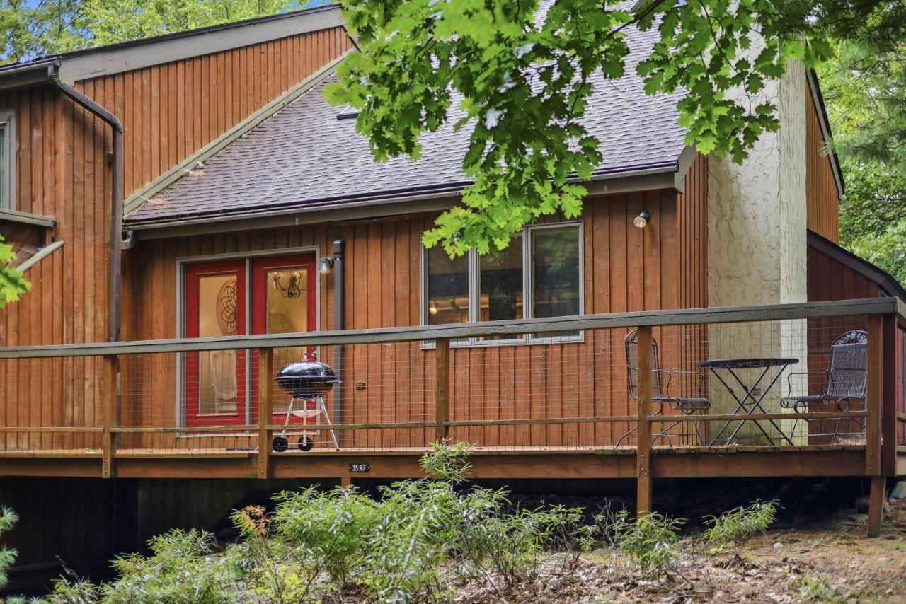 New Lake & Ski Retreat near Big Boulder in Lake Harmony - Chambres d'hôtes Lake Harmony