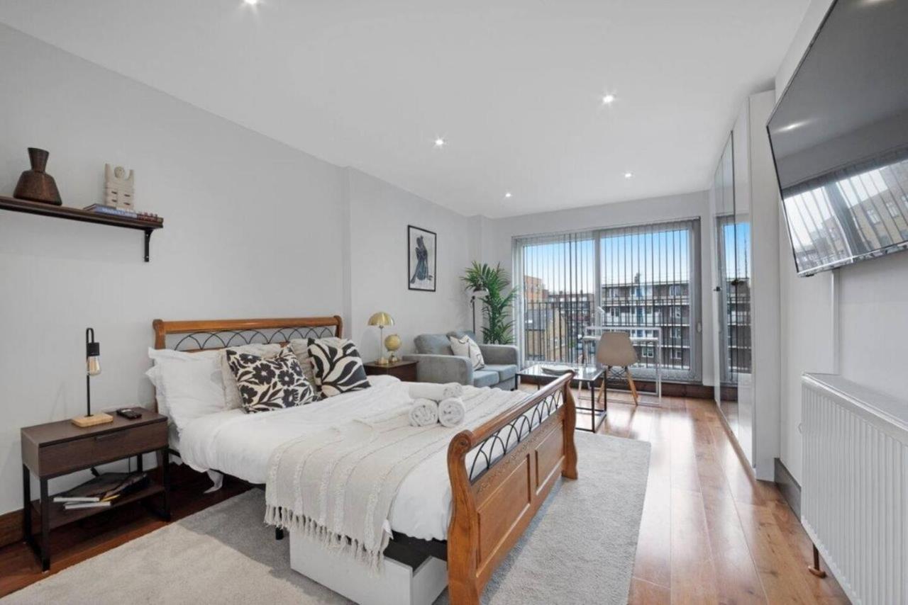 Huge Hoxton Apartment- Private Roof Terrace - B&B Londra