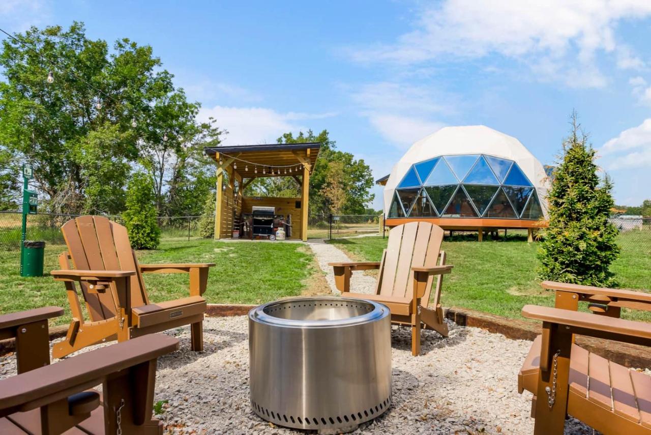The Fur Seasons - Dog-Friendly Dome w/ Hot Tub - B&B Butler