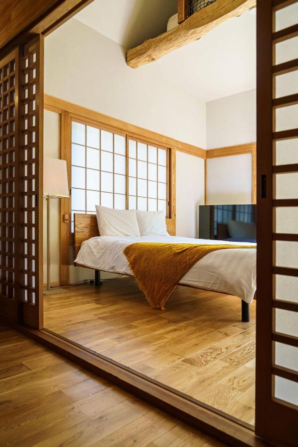 Waterfall House - Japandi Design & Private Sauna - B&B Ōtaki