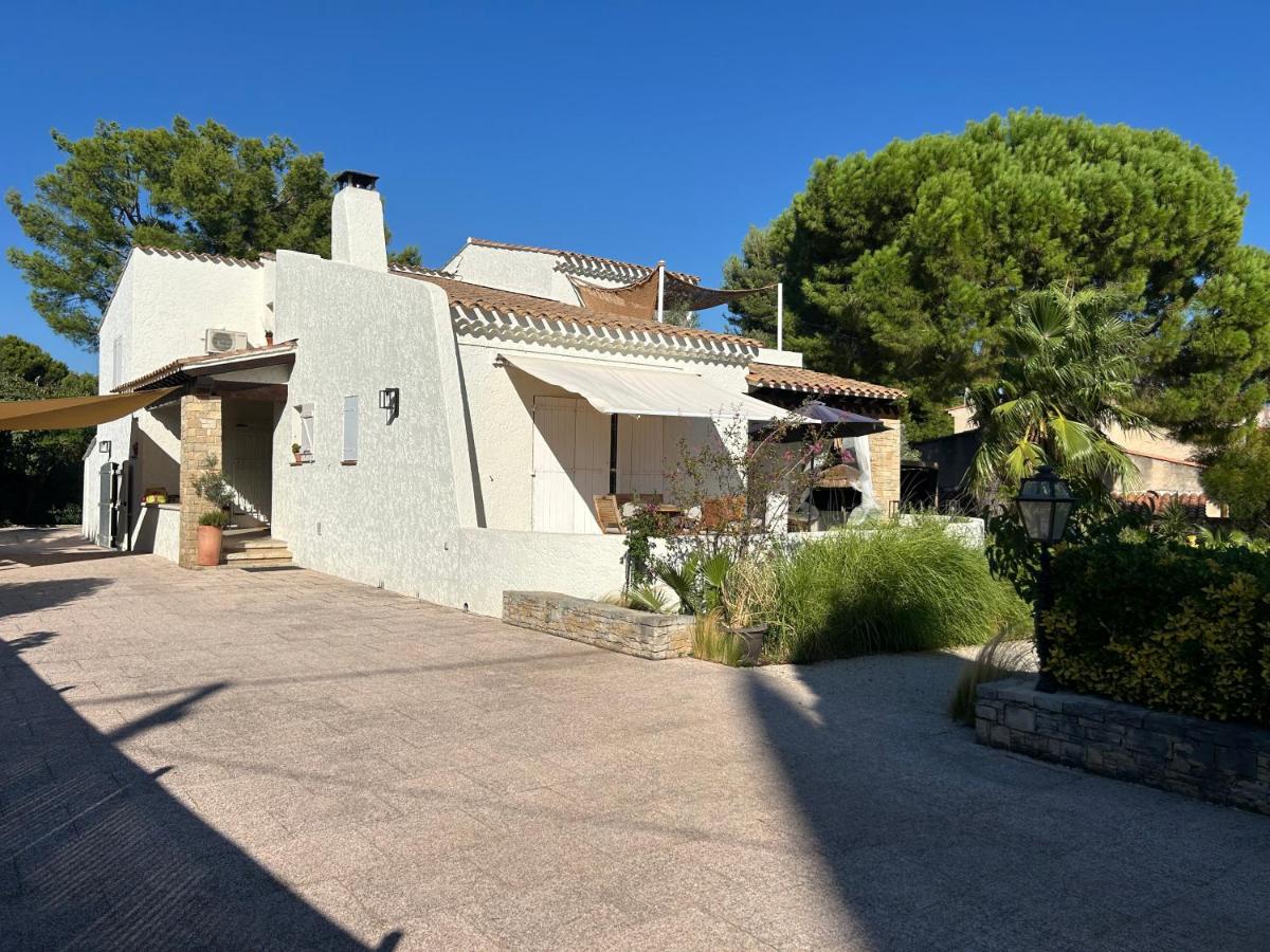 Villa les 3 lumières 8-10 personnes, Clim, piscine à proximité des plages - Chambres d'hôtes La Ciotat