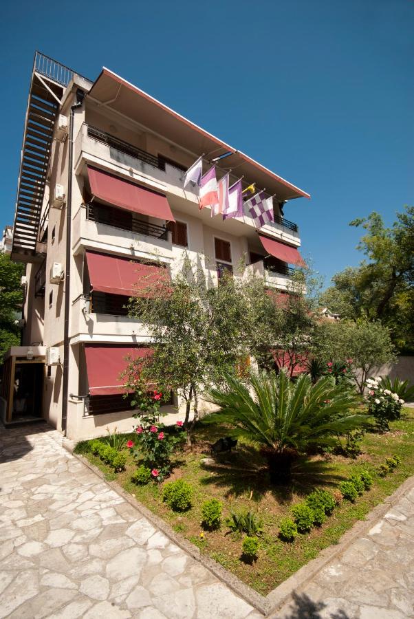 B&B Budva - Captain Apartments - Bed and Breakfast Budva