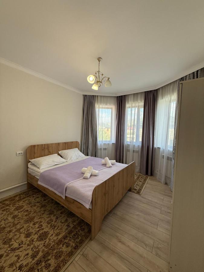 Abinur Guest House - B&B Karakol