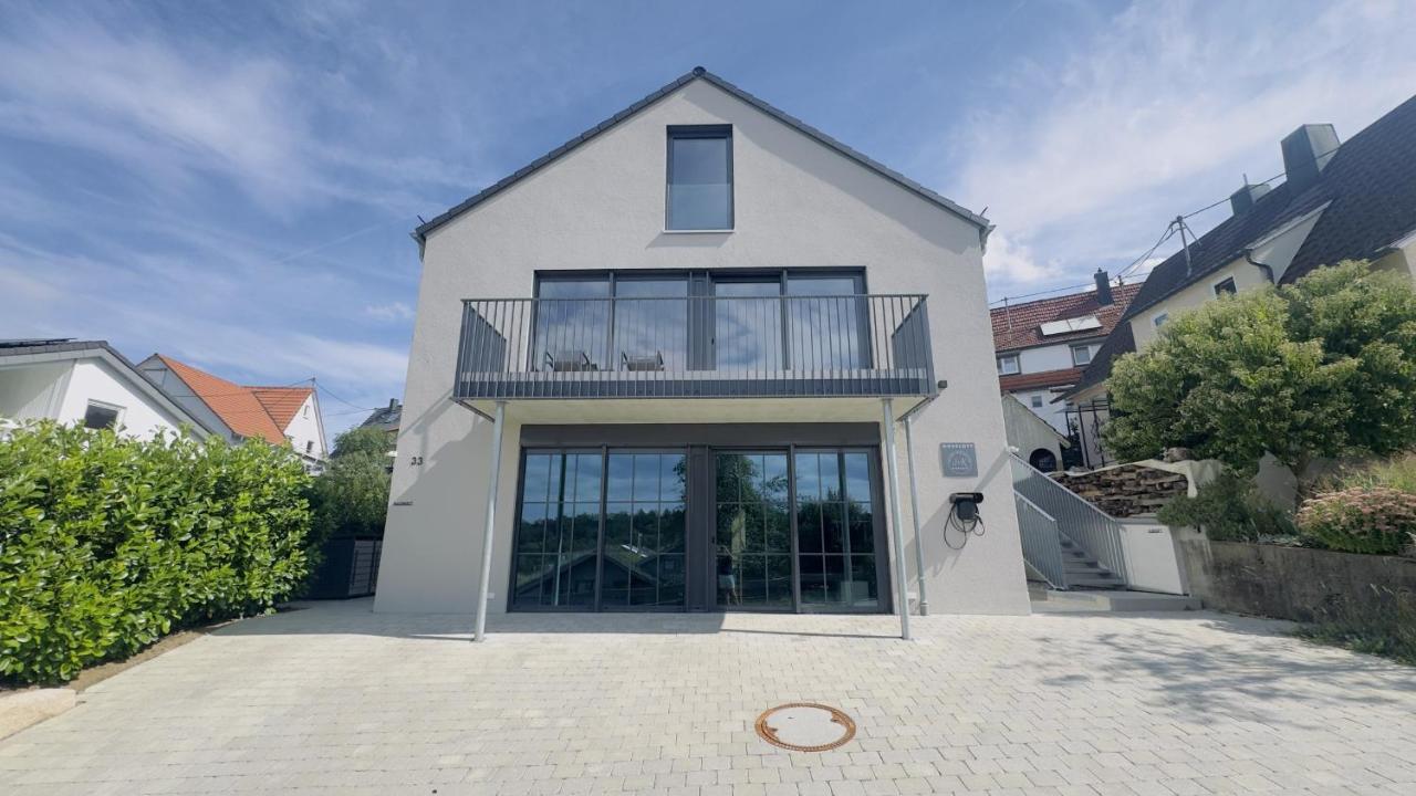 AlbLoft - Design-Wohnung 82 qm mit Balkon und Parkplatz 10 Minuten nach Tübingen - Chambres d'hôtes Kirchentellinsfurt