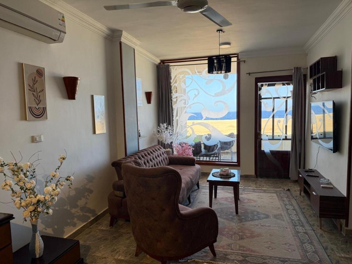 Relaxing 2 bedroom Beachfront Apartment By SeaSoul Luxury Apartments - Ferienwohnung Al Quşayr