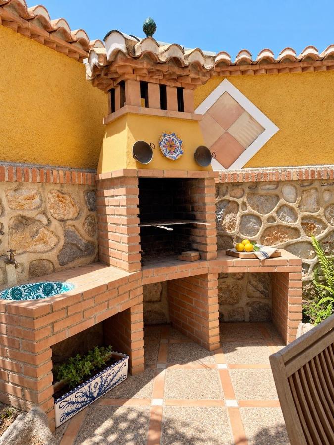 CHALET CON PISCINAS Y VISTAS DE ENSUEÑO - B&B Almuñécar