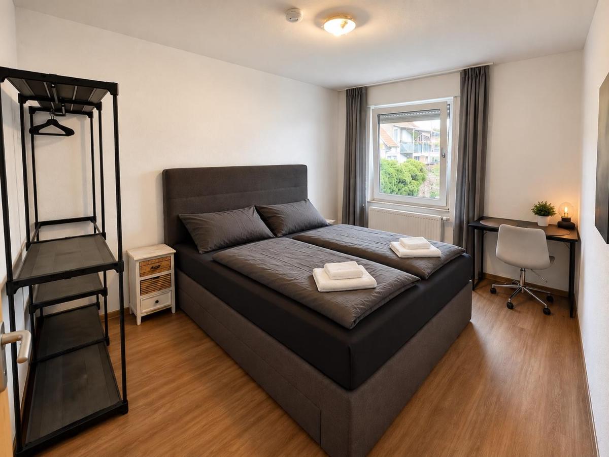 C&V A02 5 Personen 3 Zimmer Zentral WLAN Smart TV Boxspringbett - Ferienwohnung Kaiserslautern