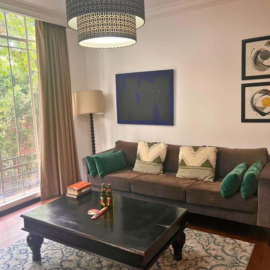 Condesa Residence Campeche 6 2BR, 1BA Apartment with Expansive Living Space - Chambres d'hôtes Mexico