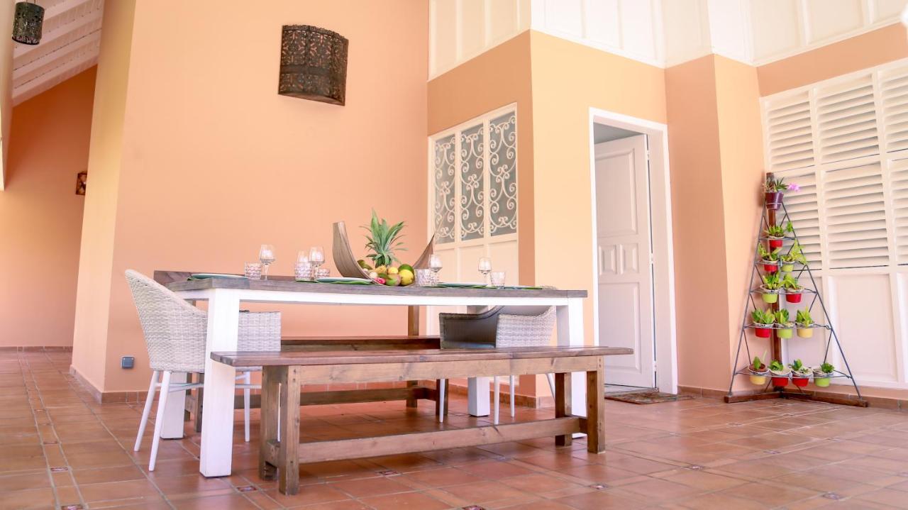 Villa LaDouchka - B&B Goyave