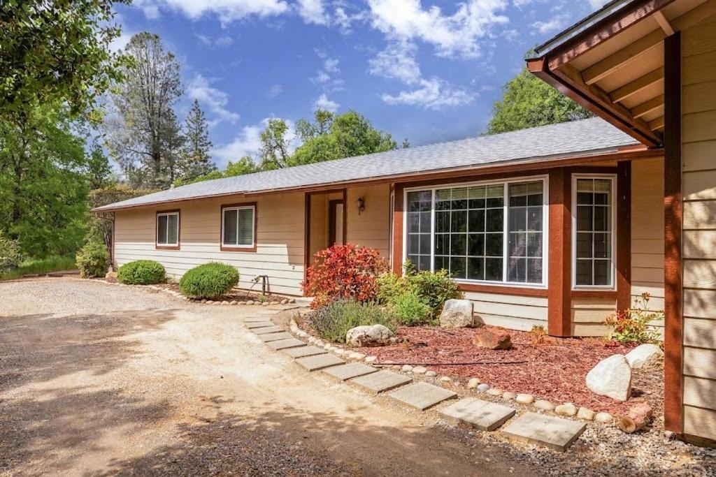 Scenic Serenity 50 acres/hot tub/game room - Ferienwohnung Oakhurst