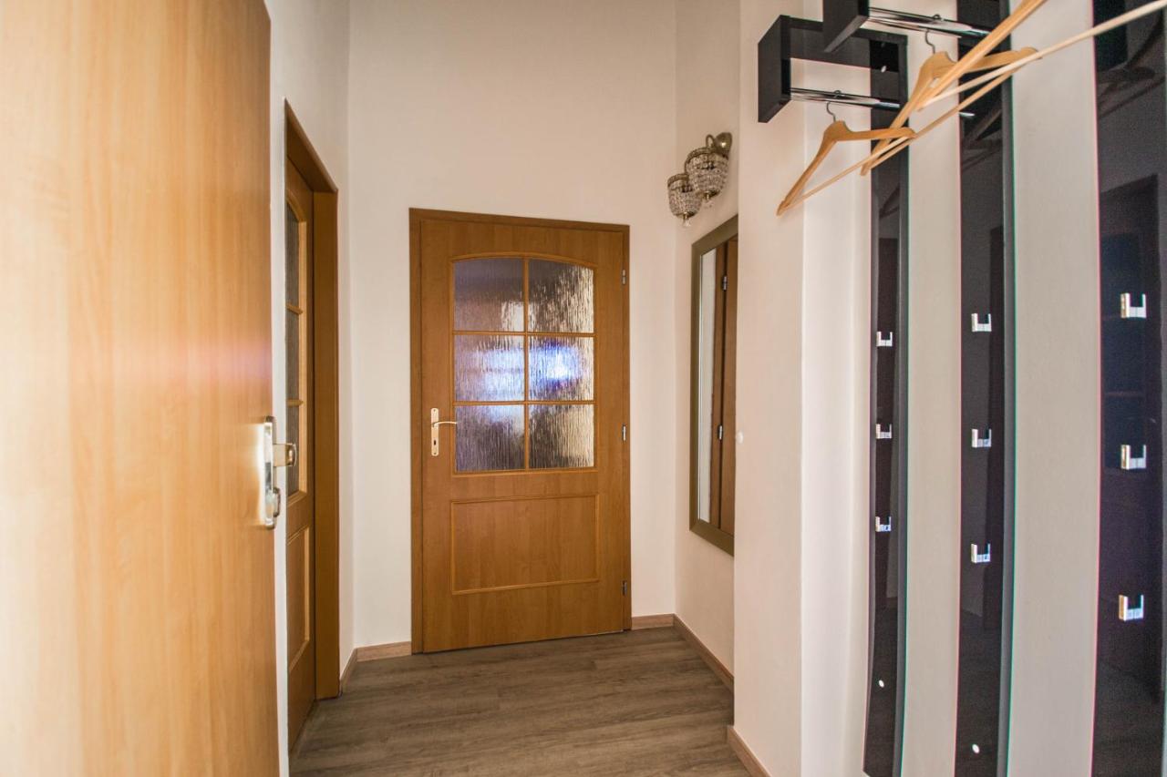 4BDR Historical Spirit Apt by Ruterra - Chambres d’hôtes Prague