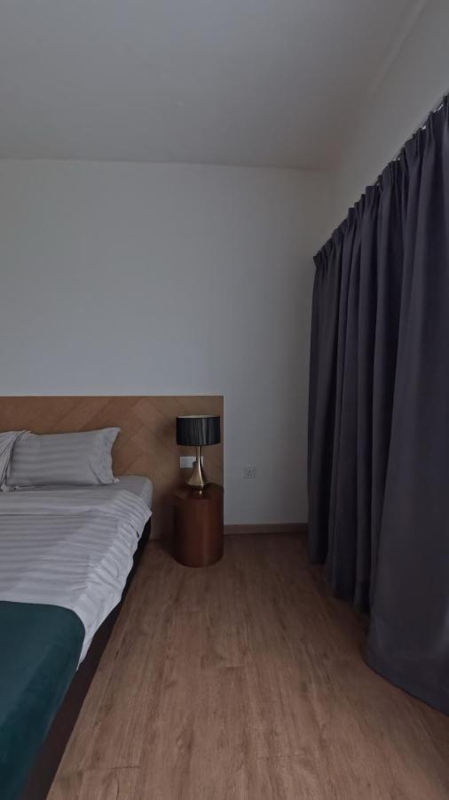 Deluxe Studio