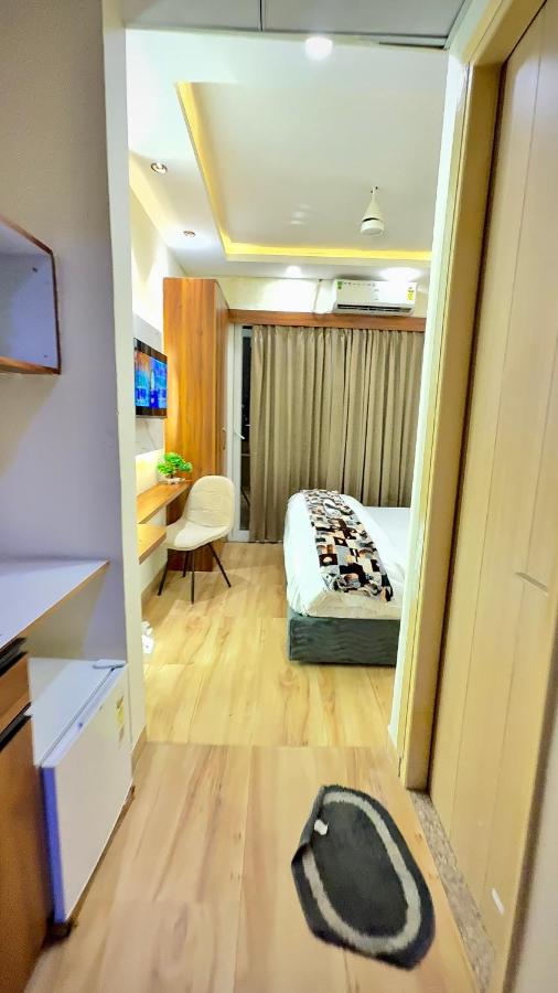 urbanstays - B&B Greater Noida