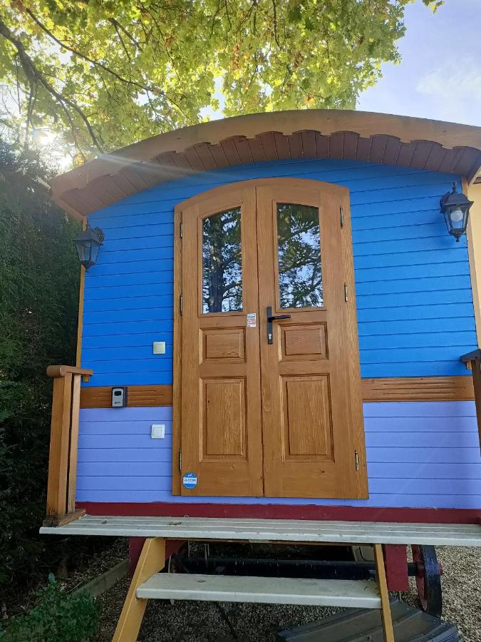 Roulotte Authentique aux Portes du Beaujolais climatisée avec terrasse Privative & Borne de Recharge - Chambres d'hôtes Montmerle-sur-Saône