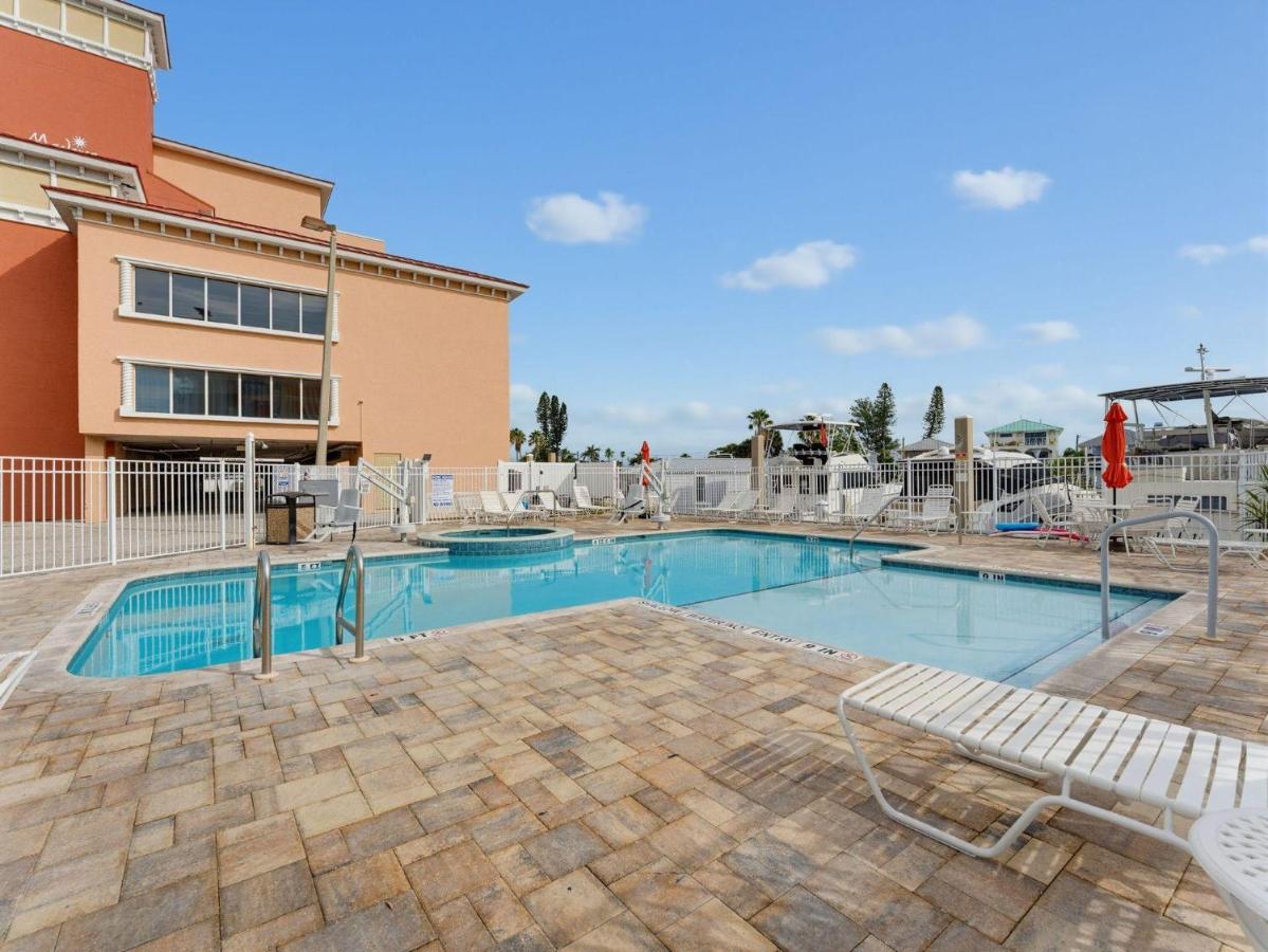Madeira Bay Resort I 1402 - B&B St. Pete Beach