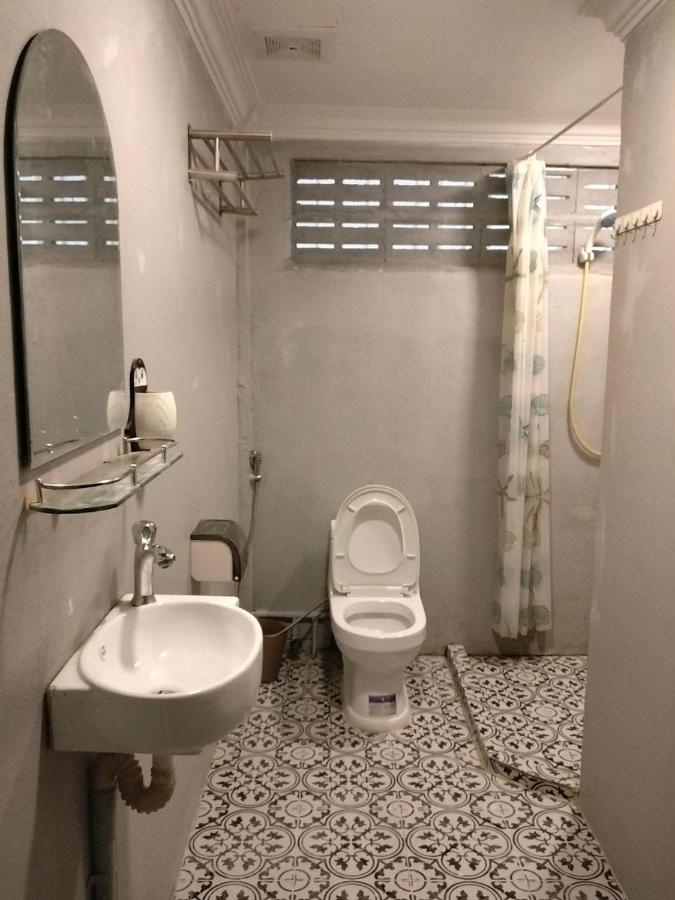 Greene Papion - B&B Battambang
