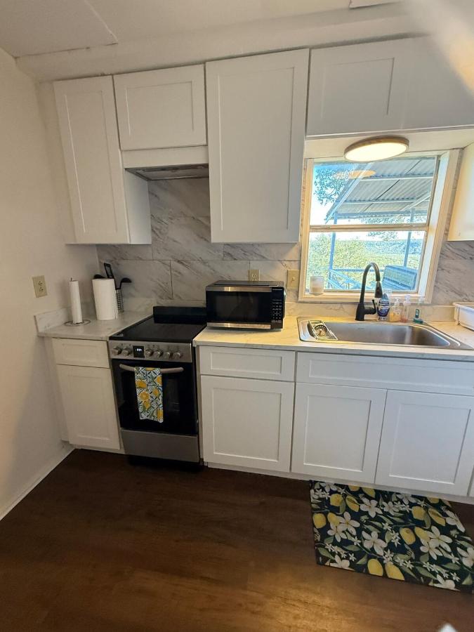 Hill Country Getaway - B&B Canyon Lake