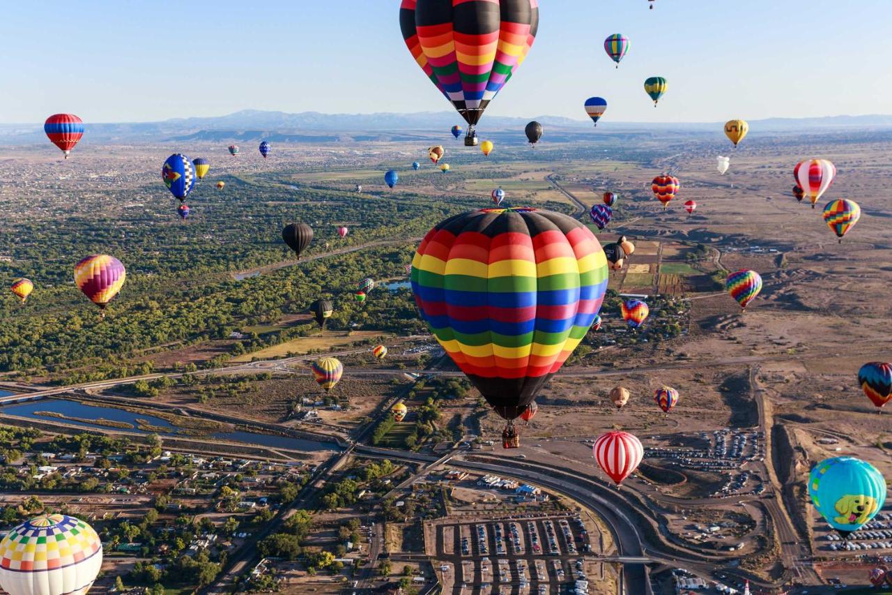 ValleyVibe: Modern Comfort in North Valley - an Irvie Home - B&B Albuquerque