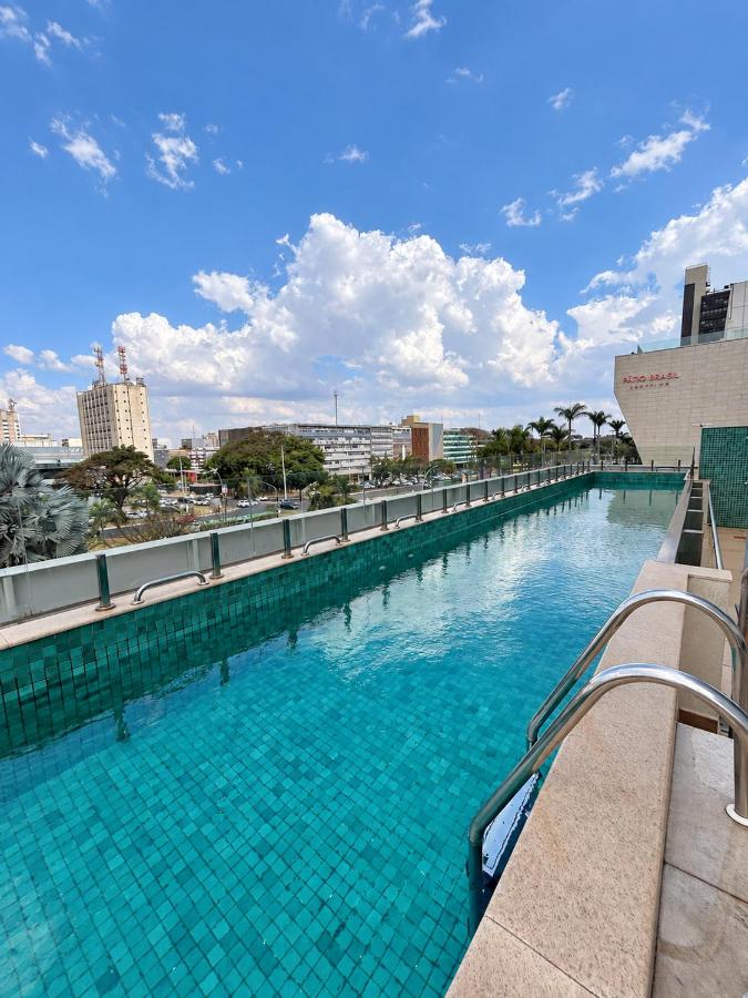 Flat Particular no Tryp - Piscina Aquecida - Estacionamento - Frente ao Shopping - TV - WIFI - Ar Cond - Serviço de Quarto - Bed and Breakfast Brasilia