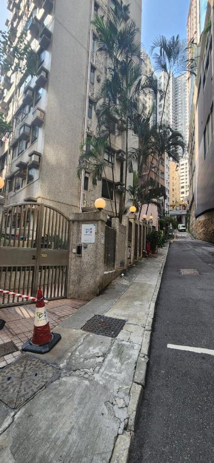Rare Spacious 2BR in Mid-Levels - B&B Hong Kong